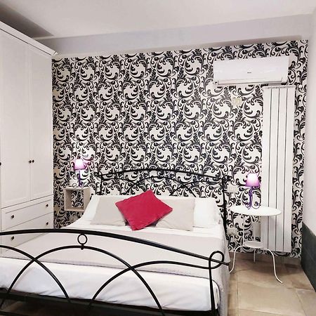 Sweet Home & Wellness Luxury Apartment Nettuno Exteriör bild
