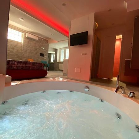 Sweet Home & Wellness Luxury Apartment Nettuno Exteriör bild