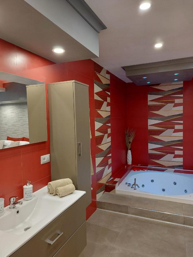 Sweet Home & Wellness Luxury Apartment Nettuno Exteriör bild