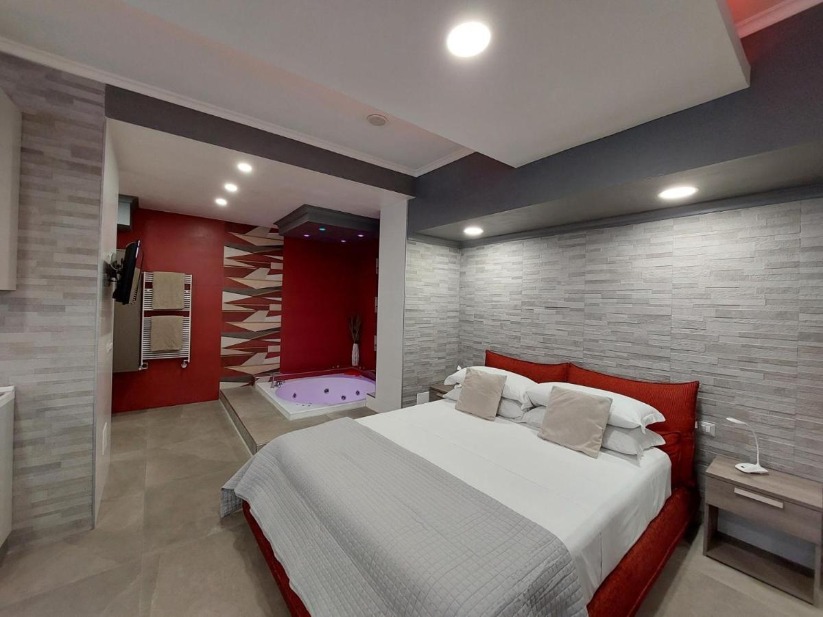 Sweet Home & Wellness Luxury Apartment Nettuno Exteriör bild