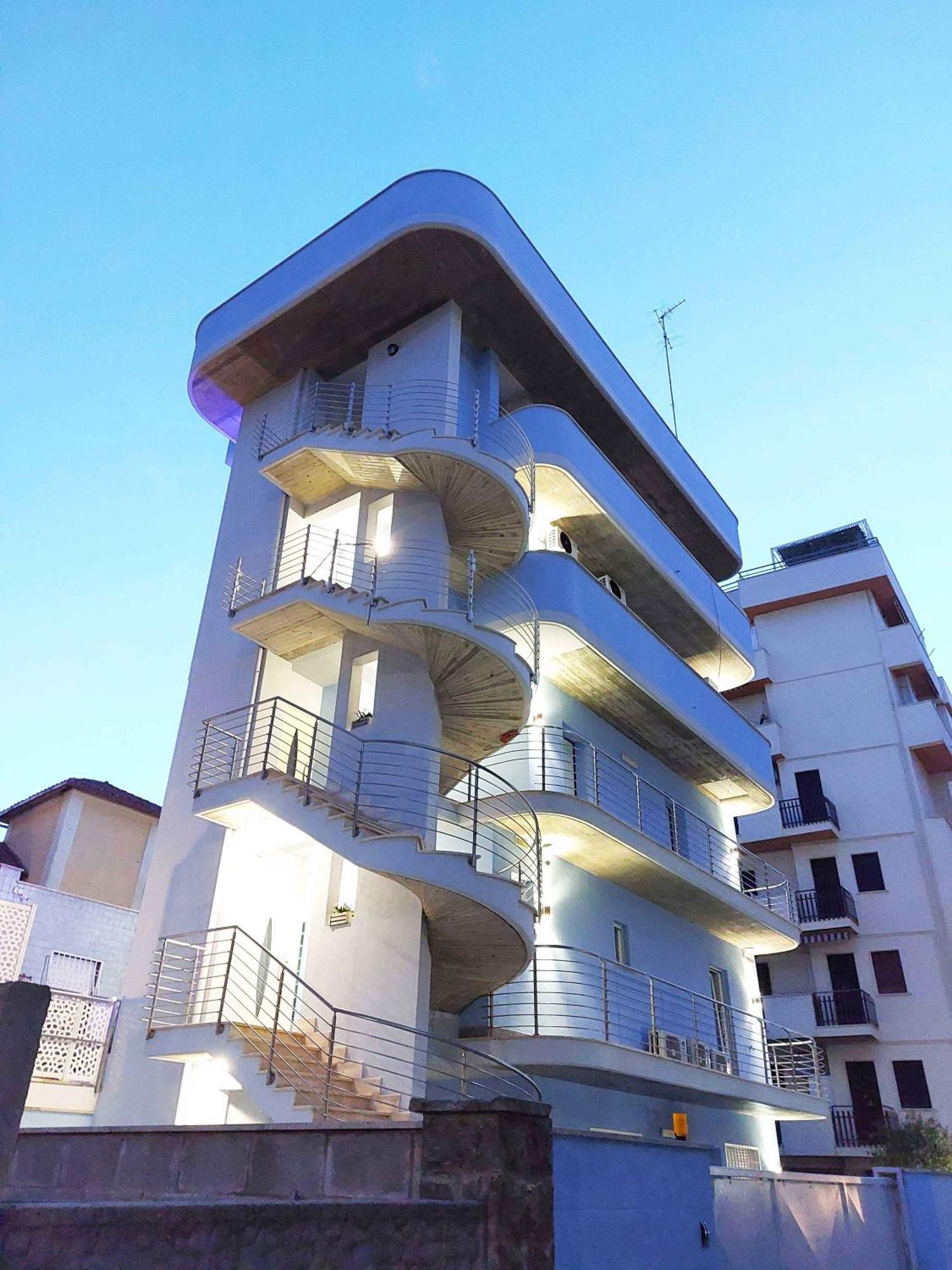 Sweet Home & Wellness Luxury Apartment Nettuno Exteriör bild