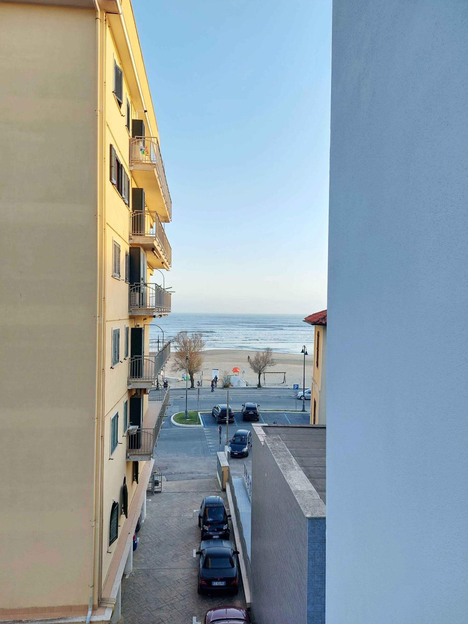 Sweet Home & Wellness Luxury Apartment Nettuno Exteriör bild