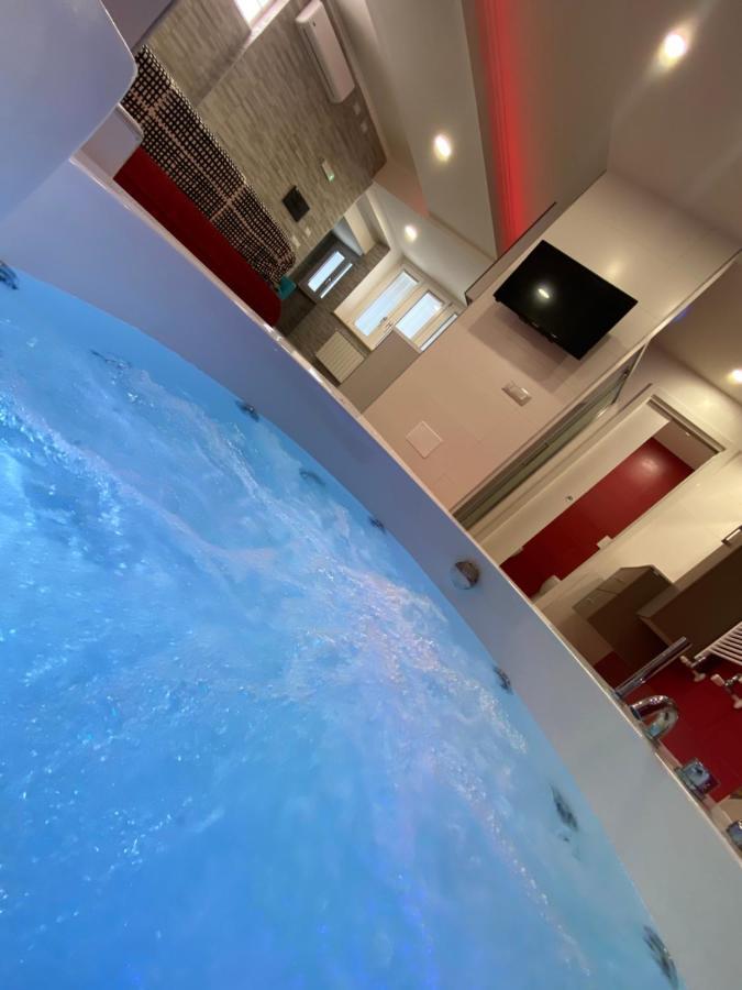 Sweet Home & Wellness Luxury Apartment Nettuno Exteriör bild