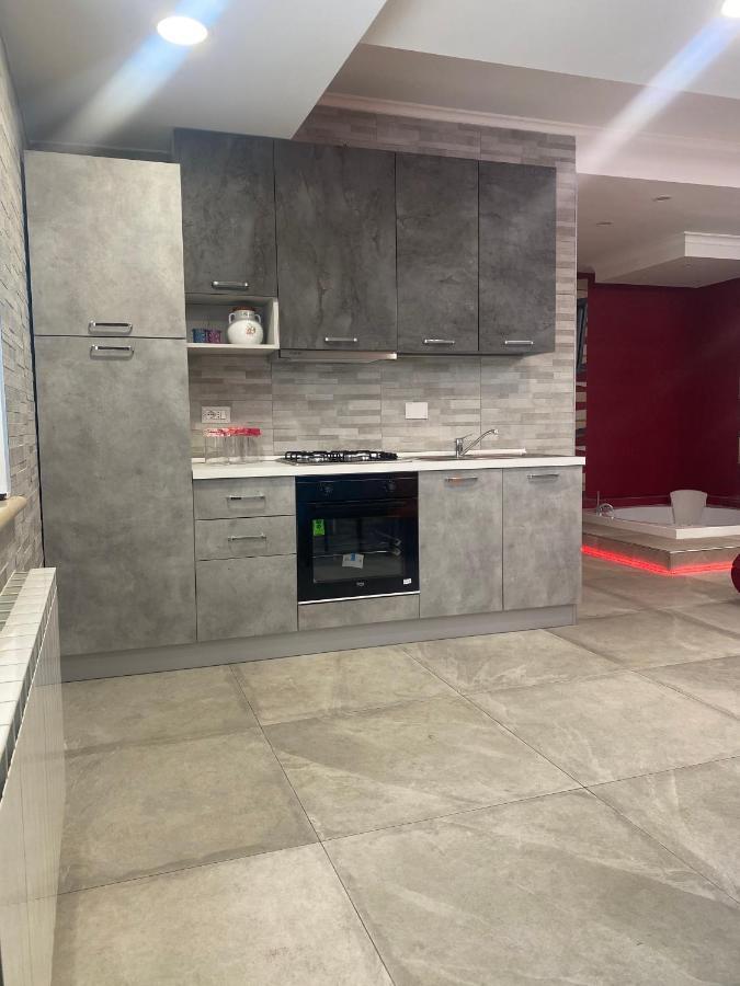 Sweet Home & Wellness Luxury Apartment Nettuno Exteriör bild