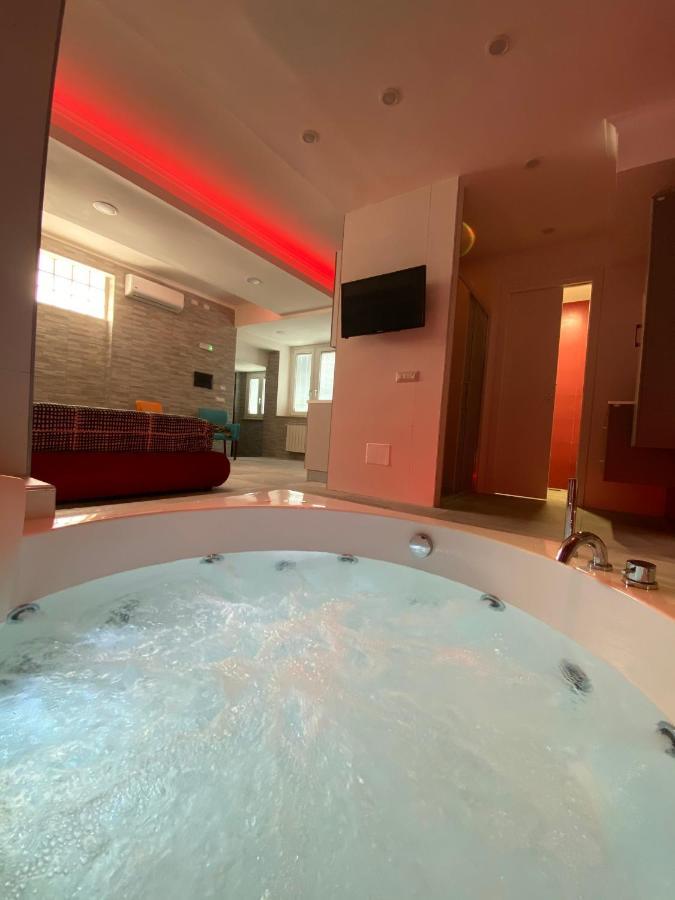 Sweet Home & Wellness Luxury Apartment Nettuno Exteriör bild
